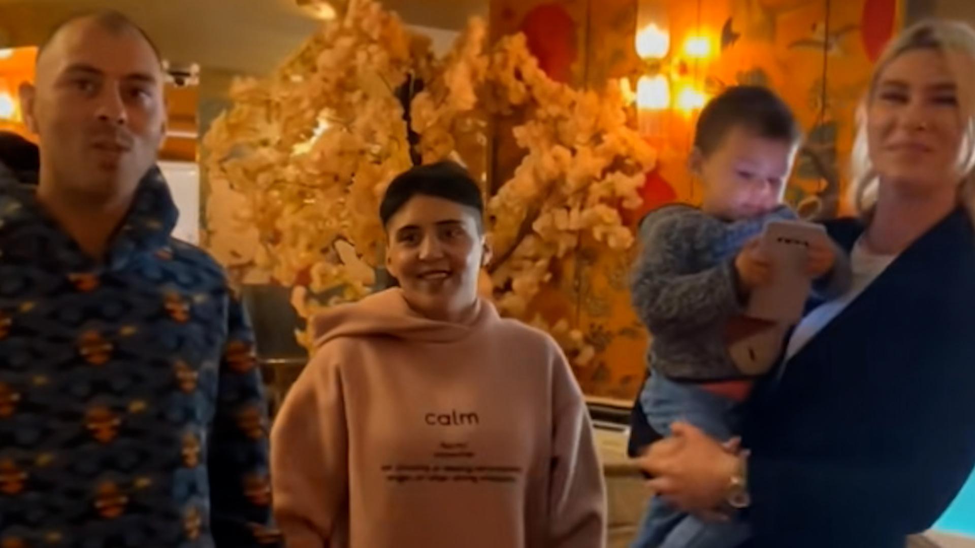 Visul livratorului surprins în trafic cu copilul pe bicicletă a fost împlinit. Aurel a primit un scuter ca să-şi poată câştiga pâinea mai uşor