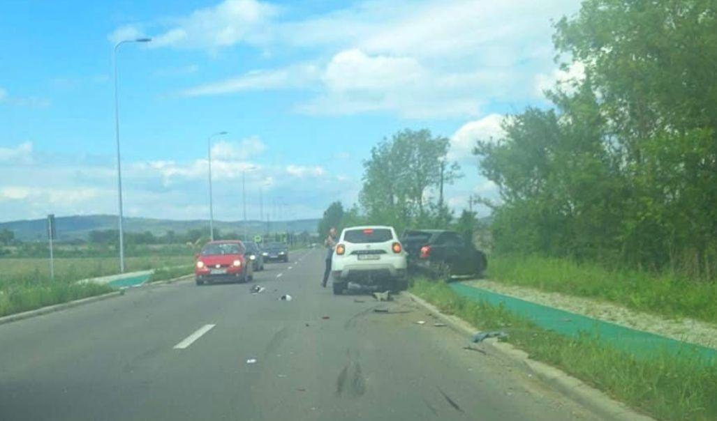 Fiul lui Ionel Ganea, rănit grav în urma unui accident rutier între Hurez şi Făgăraş. Fostul fotbalist şi-ar fi ţinut copilul pe scaunul din faţă