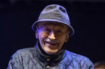 Actorul Victor Rebengiuc a mărturisit că a donat 5.000 de euro pentru campania lui Nicușor Dan Actorul Victor Rebengiuc a mărturisit că a donat 5.000 de euro pentru campania lui Nicușor Dan