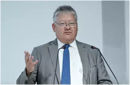 Șeful spionajului german: Putin ar putea trimite "omuleţi verzi" pentru a testa NATO. Ucraina e doar o etapă Șeful spionajului german: Putin ar putea trimite "omuleţi verzi" pentru a testa NATO. Ucraina e doar o etapă