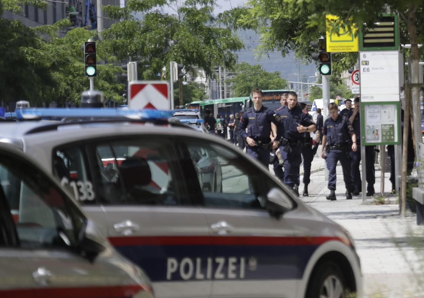 Masacru în liceul din Graz. Ce scrie în biletul de adio lăsat de tânărul care a ucis 10 oameni