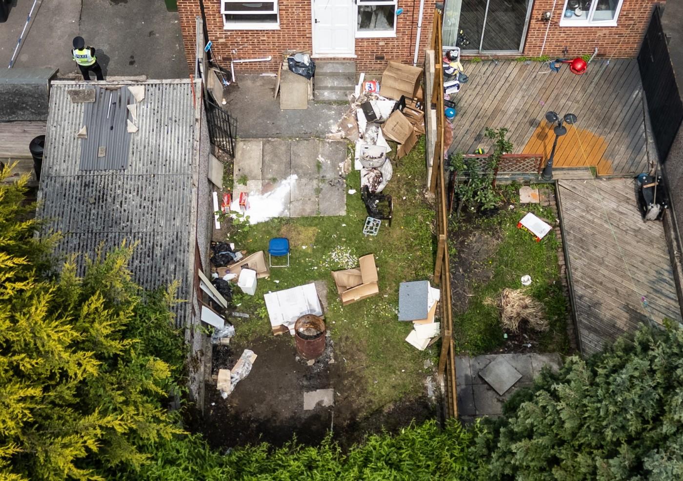 Tată şi fiică, morţi într-un incendiu care le-a cuprins casa în Anglia. Mama era plecată în pelerinaj