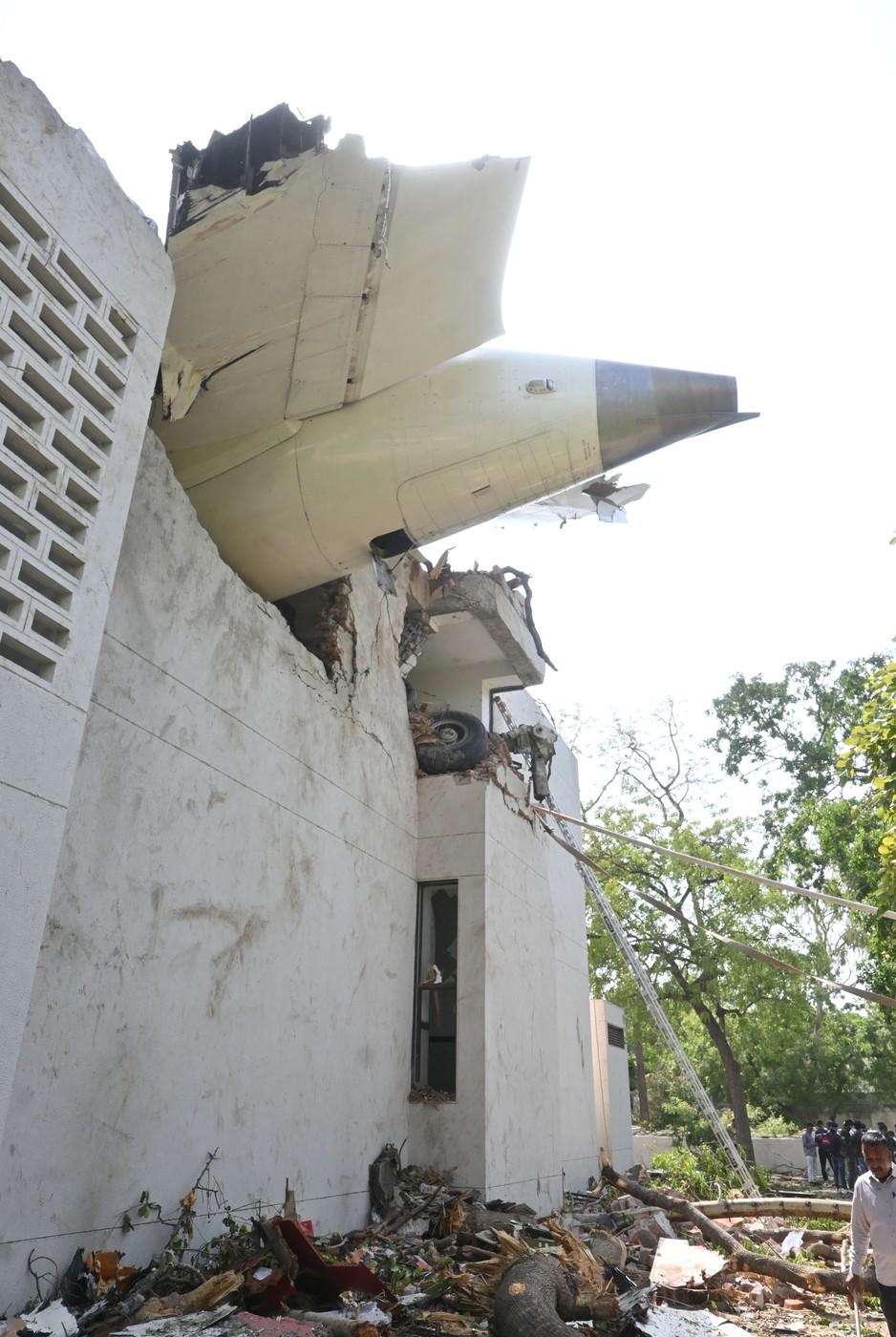 Prima ipoteză a experților, după prăbușirea avionului Boeing 787