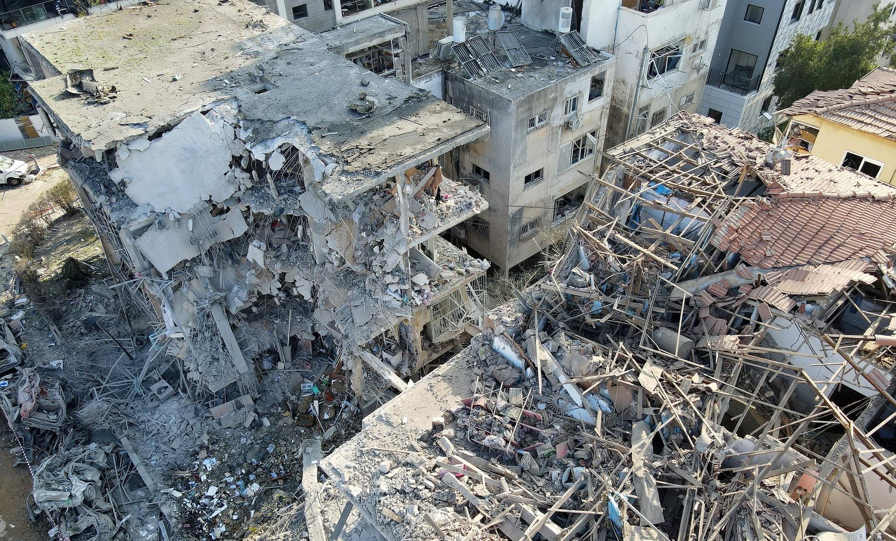 Iranul contraatacă în forţă Israelul: 3 morţi şi zeci de răniţi, după ce Teheranul a lovit cu zeci de rachete