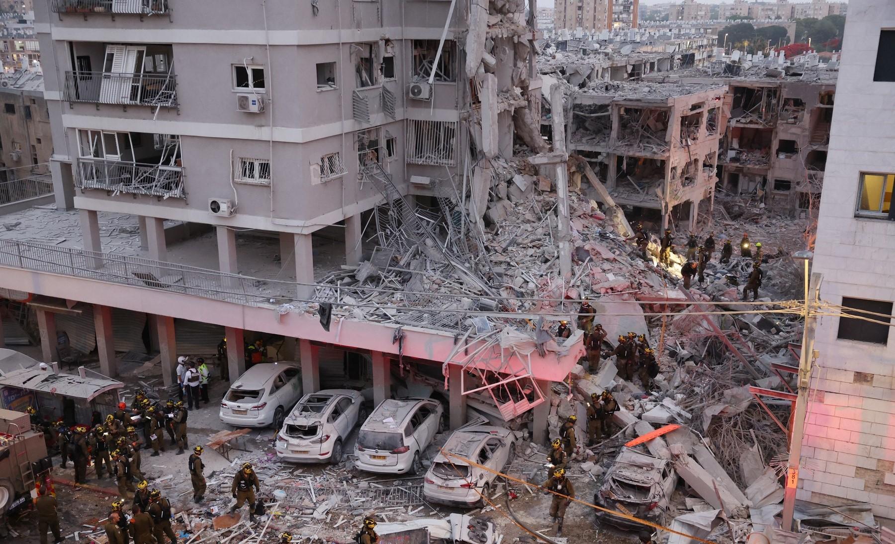 8 morți și 200 răniți în Israel, după bombardamentele iraniene. IDF a lansat noi lovituri asupra Teheranului