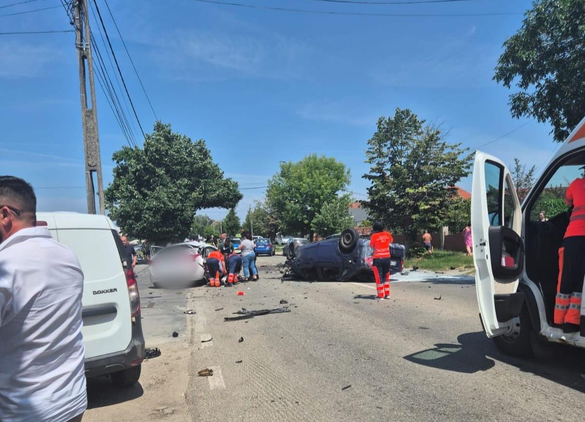 Un copil de 11 ani, mort în accidentul de pe DN 65 Balş. A fost resuscitat sub privirile tatălui