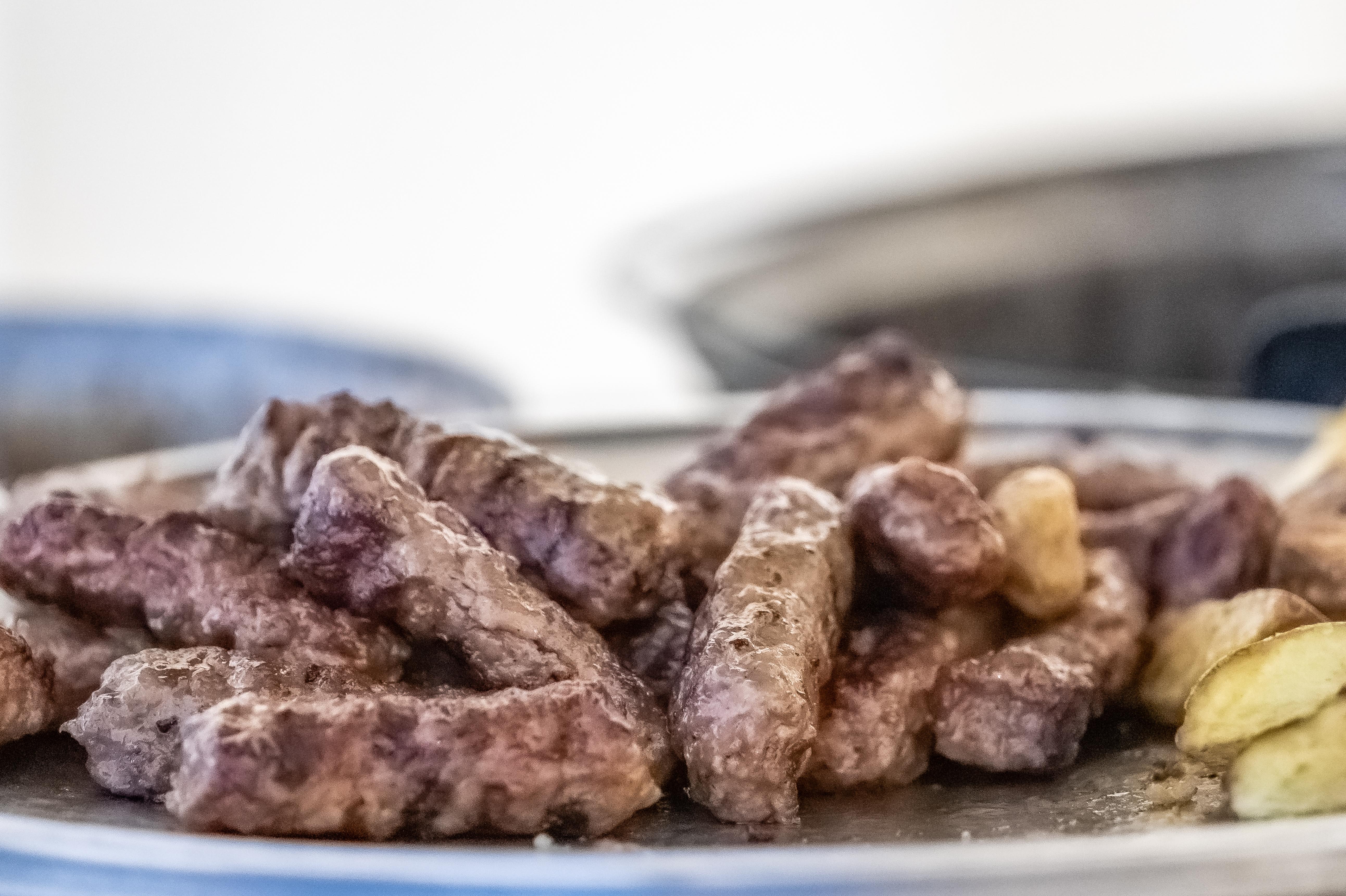 (P)GrillFest 2025: Auchan aduce gustul verii în prim-plan: carne românească și trucuri pentru un grătar reușit