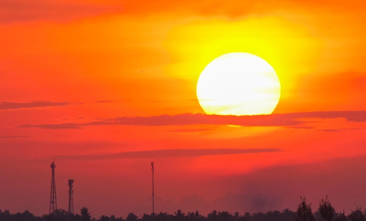 Val de căldură în România. Mâine, jumătate de țară, inclusiv Capitala, va fi sub cod galben de caniculă