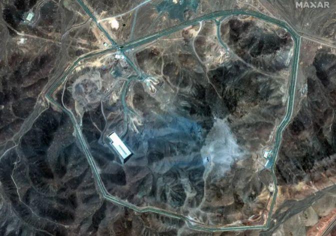 Noi imagini din satelit care arată urmările loviturilor aeriene ale SUA asupra siturilor nucleare iraniene