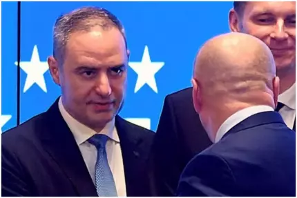 Categoria junk, "cel mai mare pericol" pentru România. Avertismentul noului ministru de Finanțe