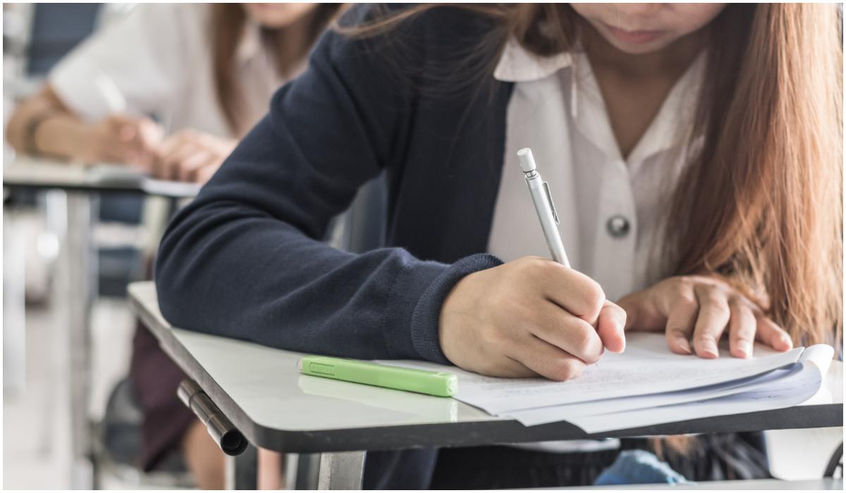 Tragedie înainte de examen: o adolescentă din Iași s-a sinucis din cauza presiunii