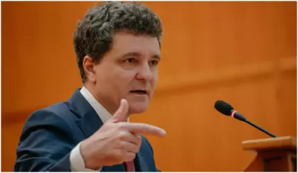 Nicuşor Dan şi-a numit consilierii Nicuşor Dan şi-a numit consilierii. Cristian Diaconescu rămâne pe apărare