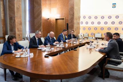 Premierul Ilie Bolojan, întâlnire la Palatul Victoria cu reprezentanţii Agenţiei de rating Fitch