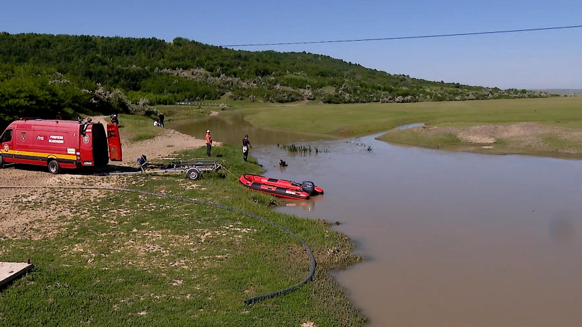 "Mami, eu ştiu că e mort!". Andrei l-a văzut pe fratele său înghiţit de ape. Ştefan urma să facă 14 ani