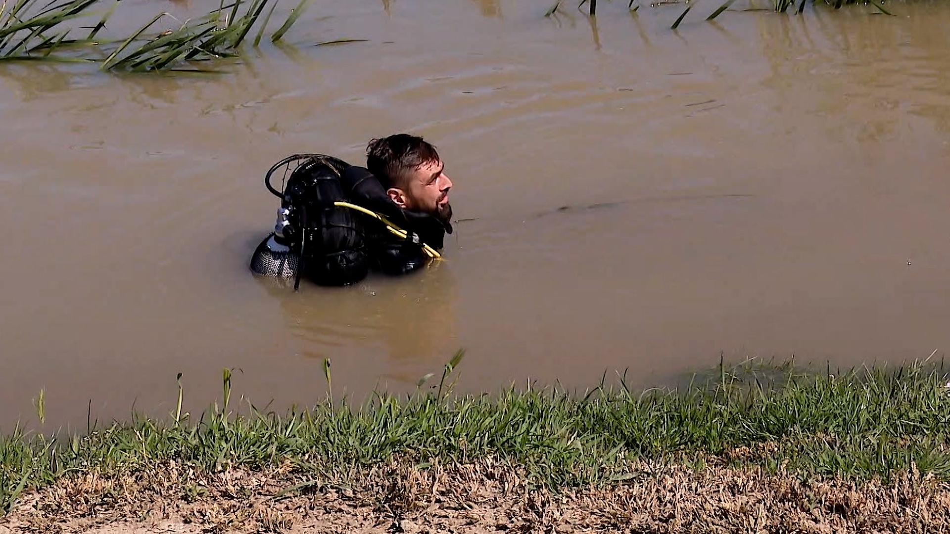 "Mami, eu ştiu că e mort!". Andrei l-a văzut pe fratele său înghiţit de ape. Ştefan urma să facă 14 ani