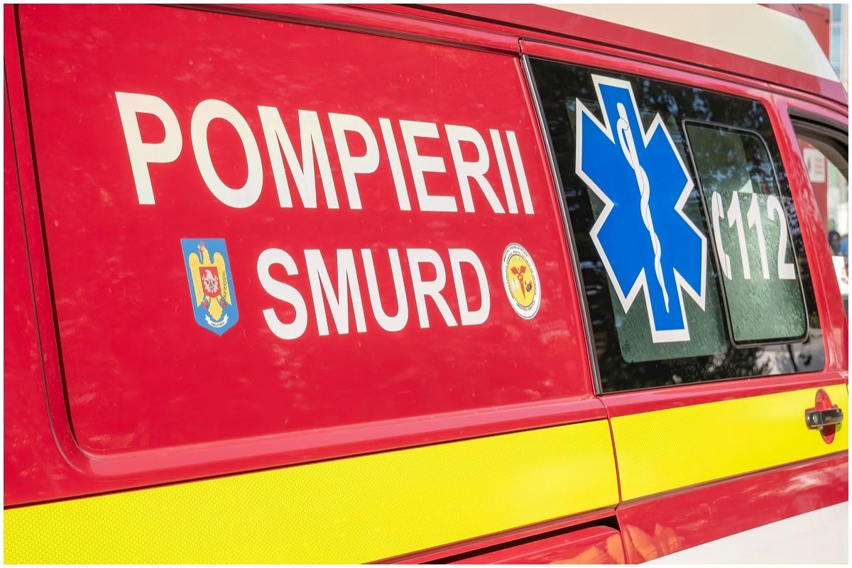 Un copil de 3 ani, în stare gravă după ce a căzut de la etajul 5 al unui bloc din Braşov