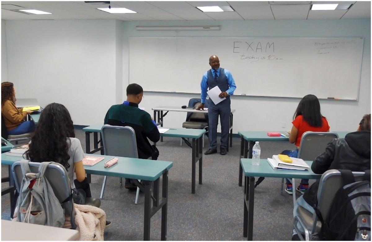 Universitatea SWISS din Geneva își deschide filială în București