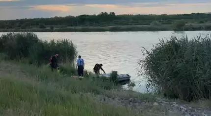 O copilă de 8 ani s-a înecat sub privirile surorii mai mari în Bihor: "A intrat în apă şi nu a mai ieşit"