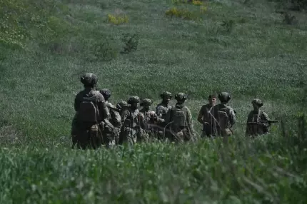 Revoltă într-un centru de recrutare din Kiev. Mai mulţi bărbaţi s-au baricadat în clădire