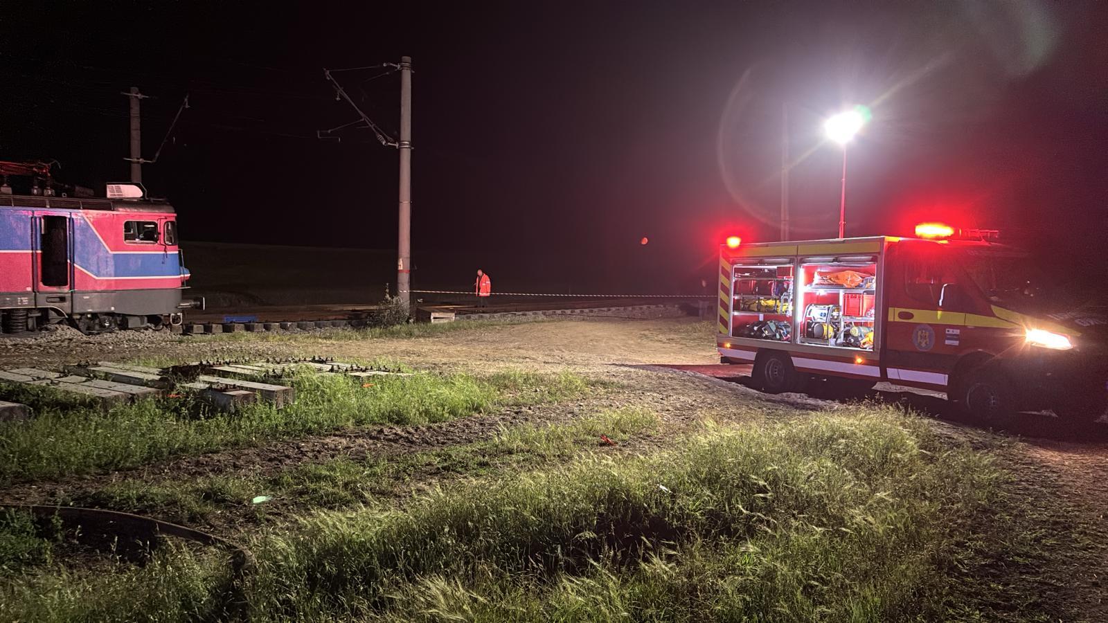 Locomotiva unui tren care transporta benzină a deraiat la intrarea în Teleorman. Traficul a fost oprit
