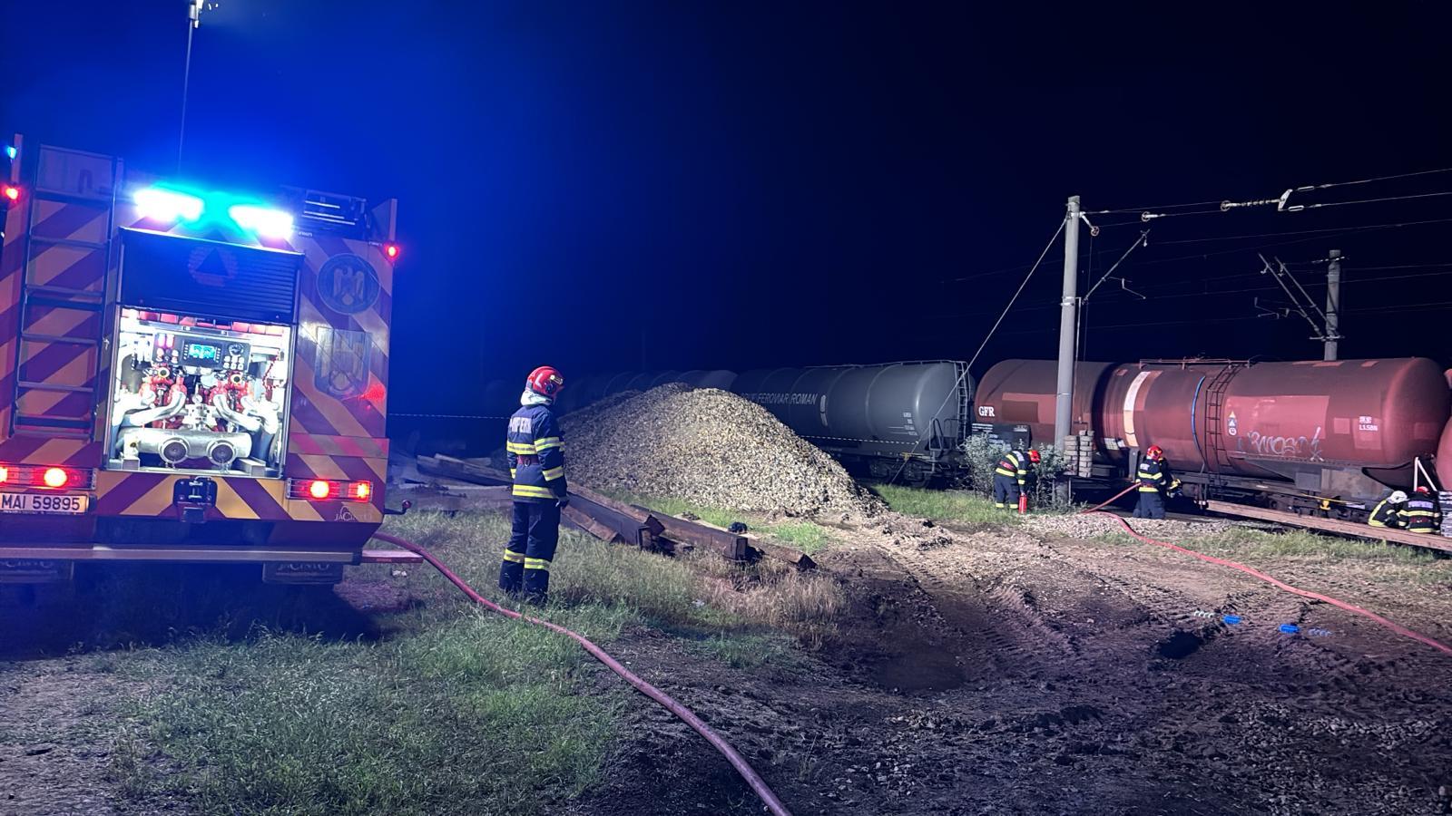 Locomotiva unui tren care transporta benzină a deraiat la intrarea în Teleorman. Traficul a fost oprit