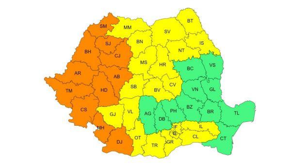 14 judeţe intră sub cod galben de vijelii. Caniculă de cod galben şi portocaliu în restul ţării