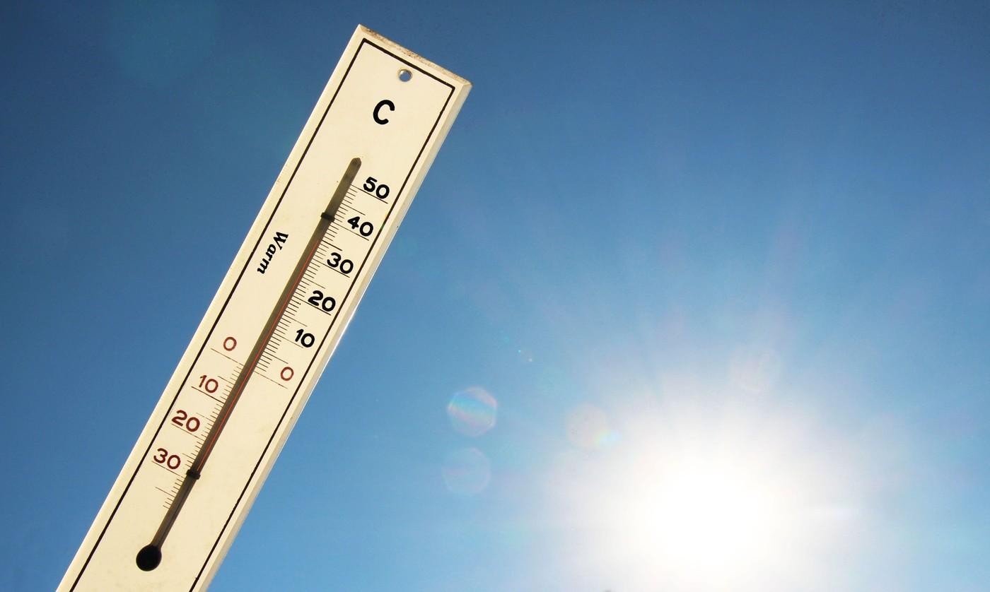 14 judeţe intră sub cod galben de vijelii. Caniculă de cod galben şi portocaliu în restul ţării