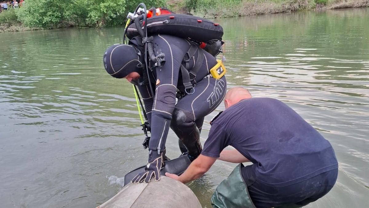 Copilaș de 5 ani, mort după ce s-a înecat într-un canal colector la Aștileu, în Bihor. Micuţul era la scăldat