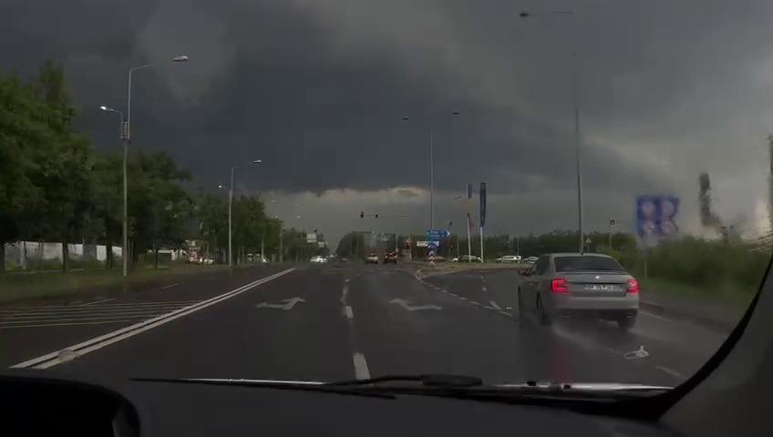 Cod portocaliu de vijelie puternică în Capitală. Mesaj RO-Alert dat de autorităţi