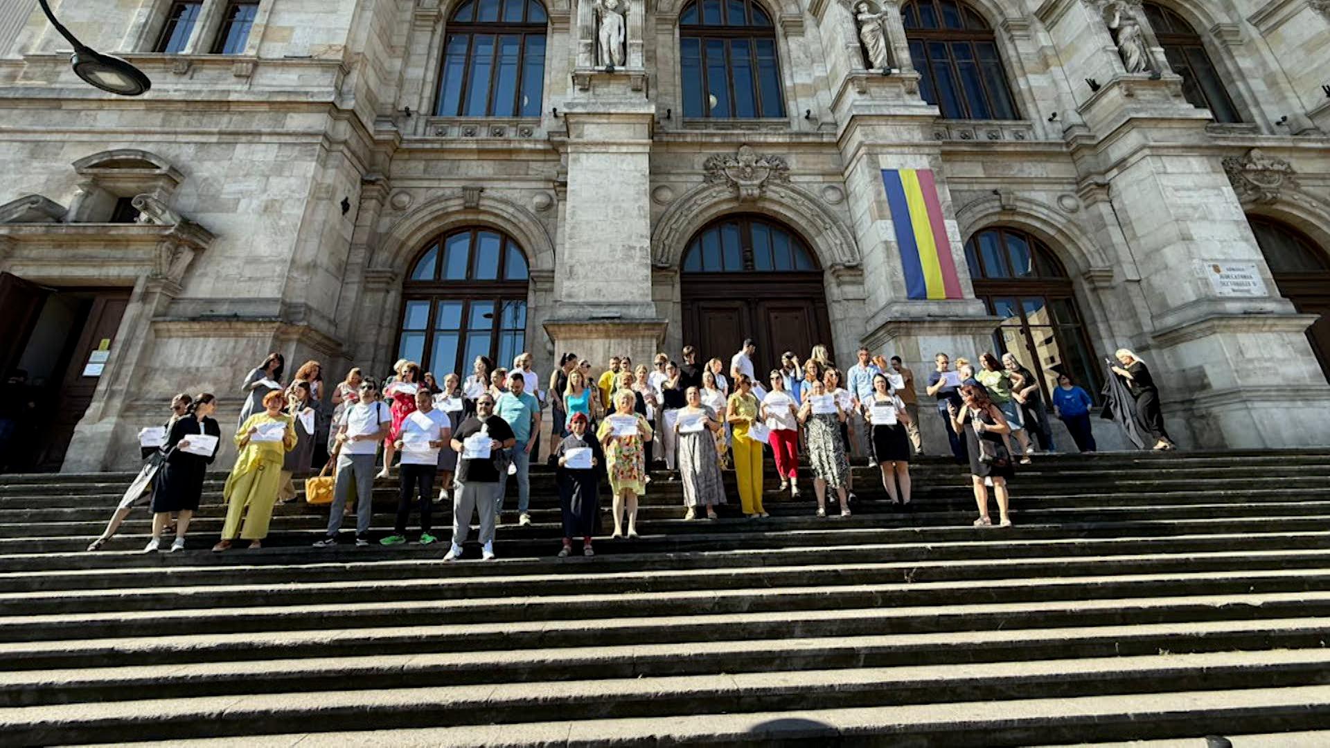 Bugetarii amenință cu blocaje în justiție și finanțe, revoltaţi de tăierea sporurilor: Ne apărăm demnitatea