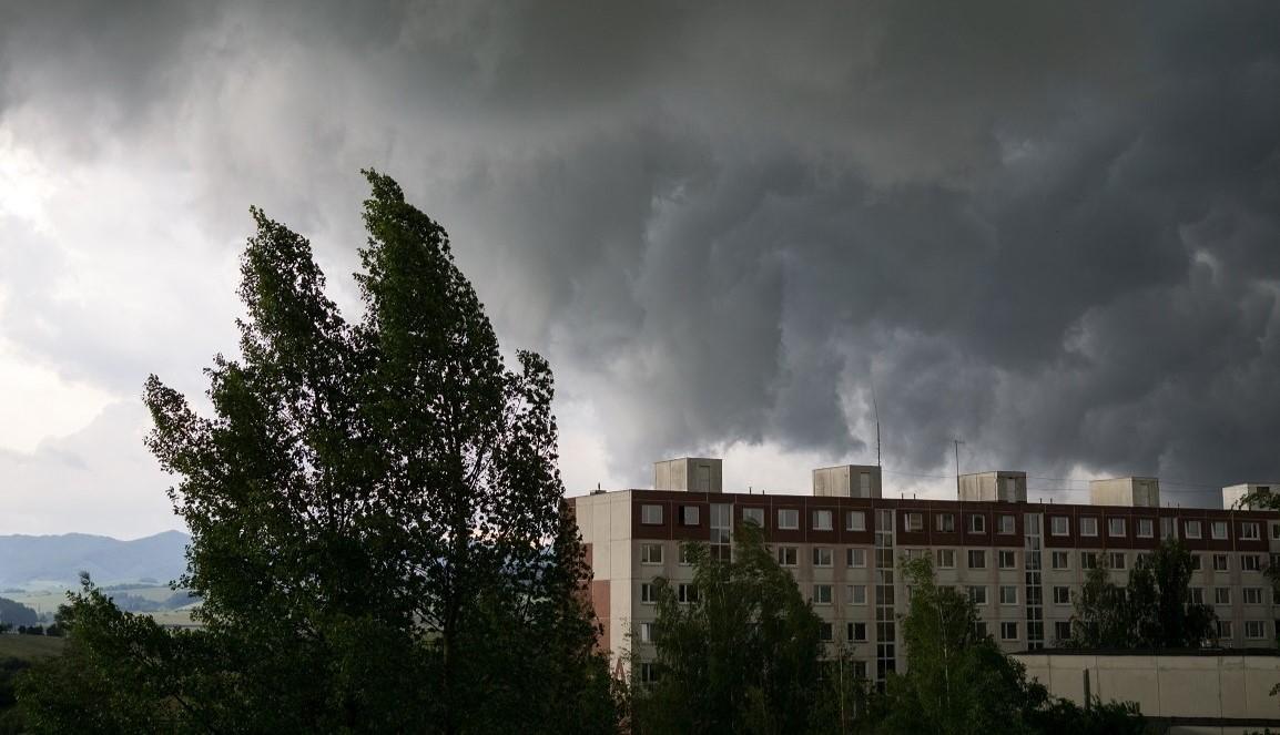 8 judeţe au intrat sub avertizare cod galben de vânt puternic. Vreme severă până diseară