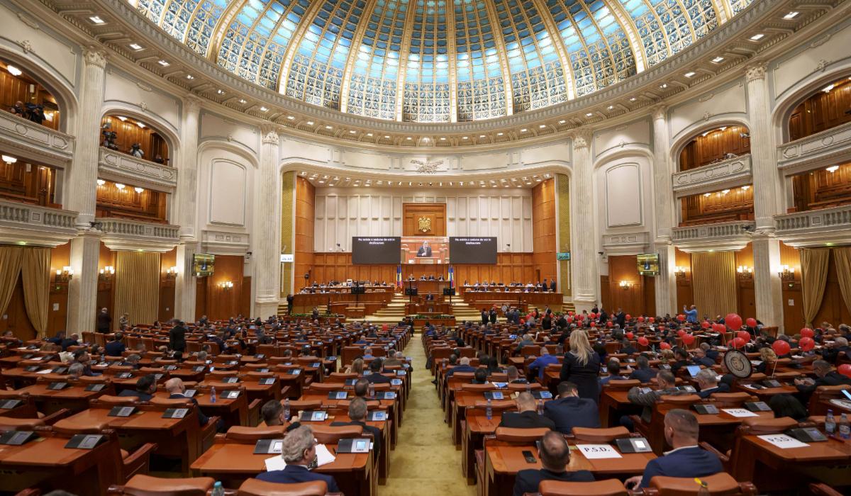 Moțiunea de cenzură inițiată de parlamentarii AUR, intitulată "Au ruinat țara și acum îi obligă pe români să achite nota de plată - afară cu Guvernul ipocrit", va fi dezbătută și supusă votului luni, de la ora 15:00