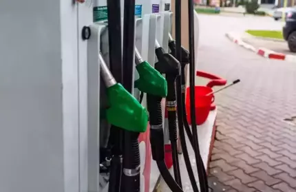 Carburanţii s-au scumpit din nou, a doua oară în această lună. Cât costă litrul de benzină sau motorină Carburanţii s-au scumpit din nou, a doua oară în această lună. Cât costă litrul de benzină sau motorină