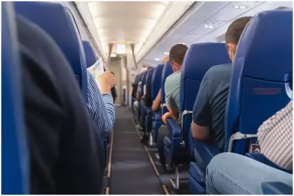 Peste 260 de pasageri ai unui avion, întorși din drumul spre casă din cauza unui cuplu Peste 260 de pasageri ai unui avion, întorși din drumul spre casă din cauza unui cuplu