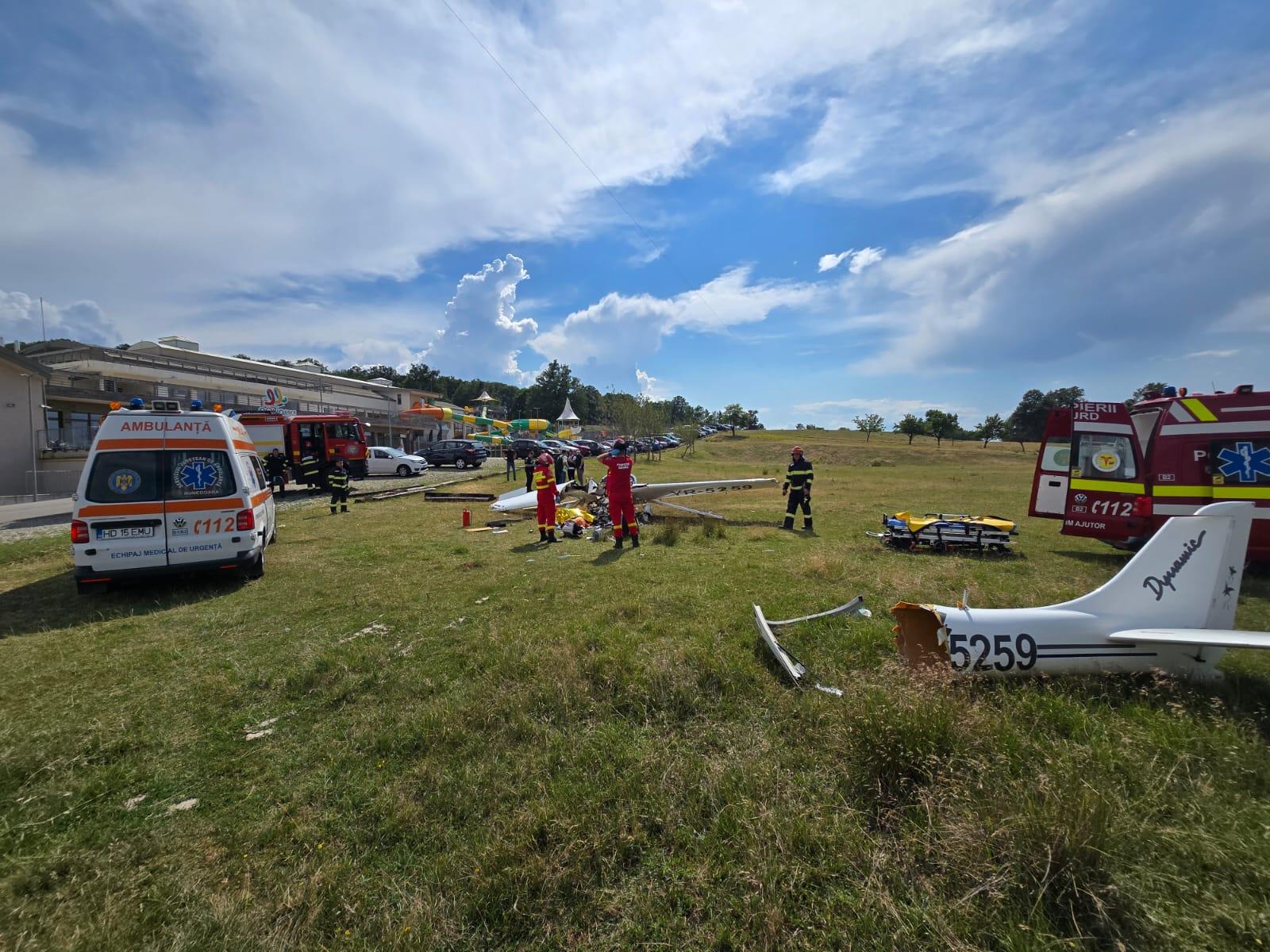 Avion de mici dimensiuni, prăbuşit lângă Orăştie. Un mort şi un rănit grav în urma incidentului