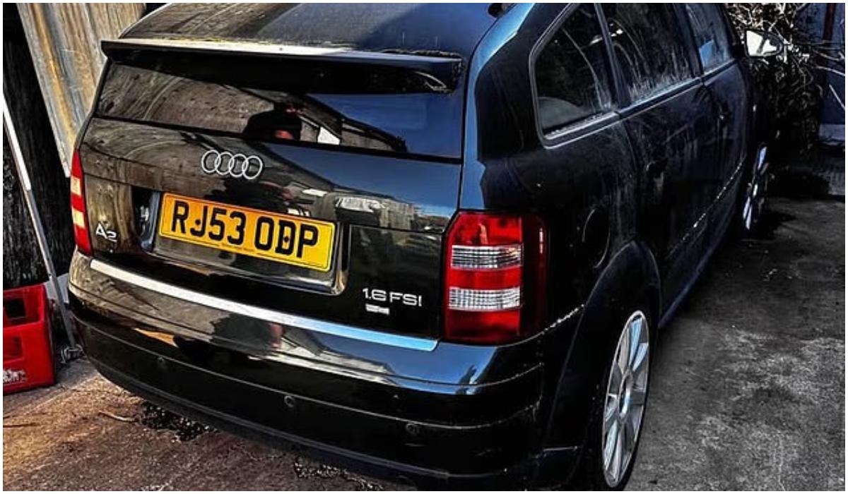 Audi A2 scoasă la vânzare cu 350 de euro,