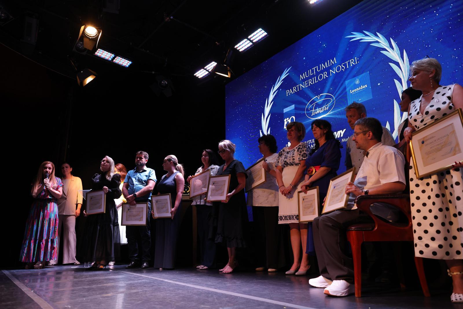 Gala Profesorilor Excepționali 2025: cine sunt cei trei profesori premiați în finala campaniei naționale