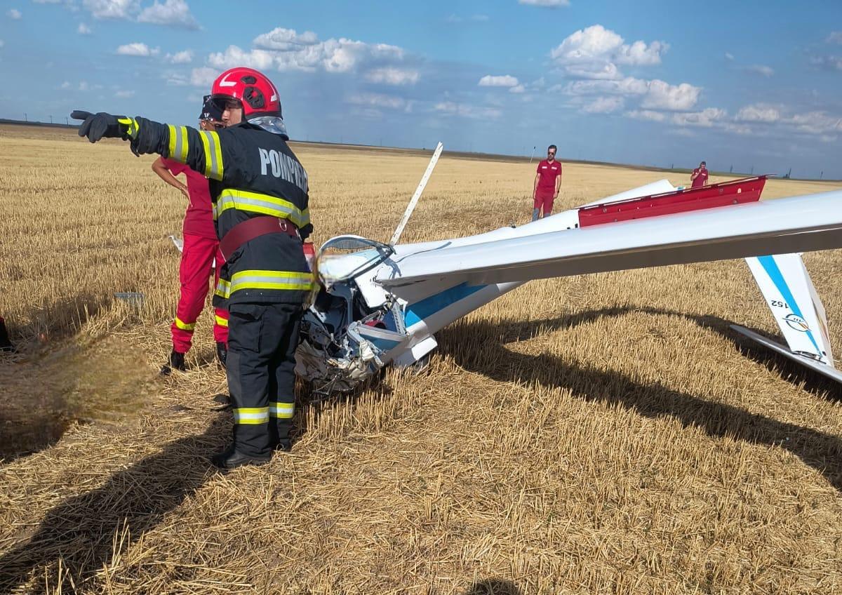 Planor căzut pe un câmp în Dolj: Pilotul de 24 de ani a murit pe loc