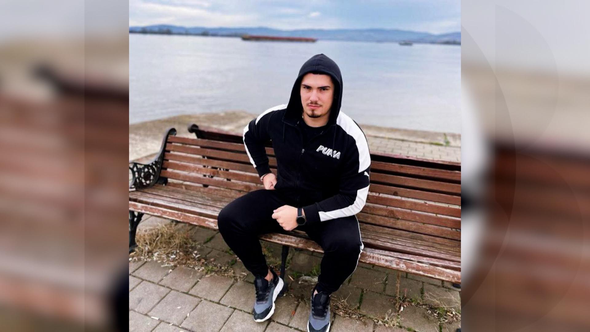 Foşti prieteni, deveniţi rivali. El este tânărul ucis cu bestialitate în Dâmboviţa