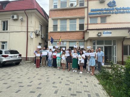 Primăriile se închid 2 ore. Sindicaliştii ameninţă cu grevă generală, nemulţumiţi de măsurile lui Bolojan