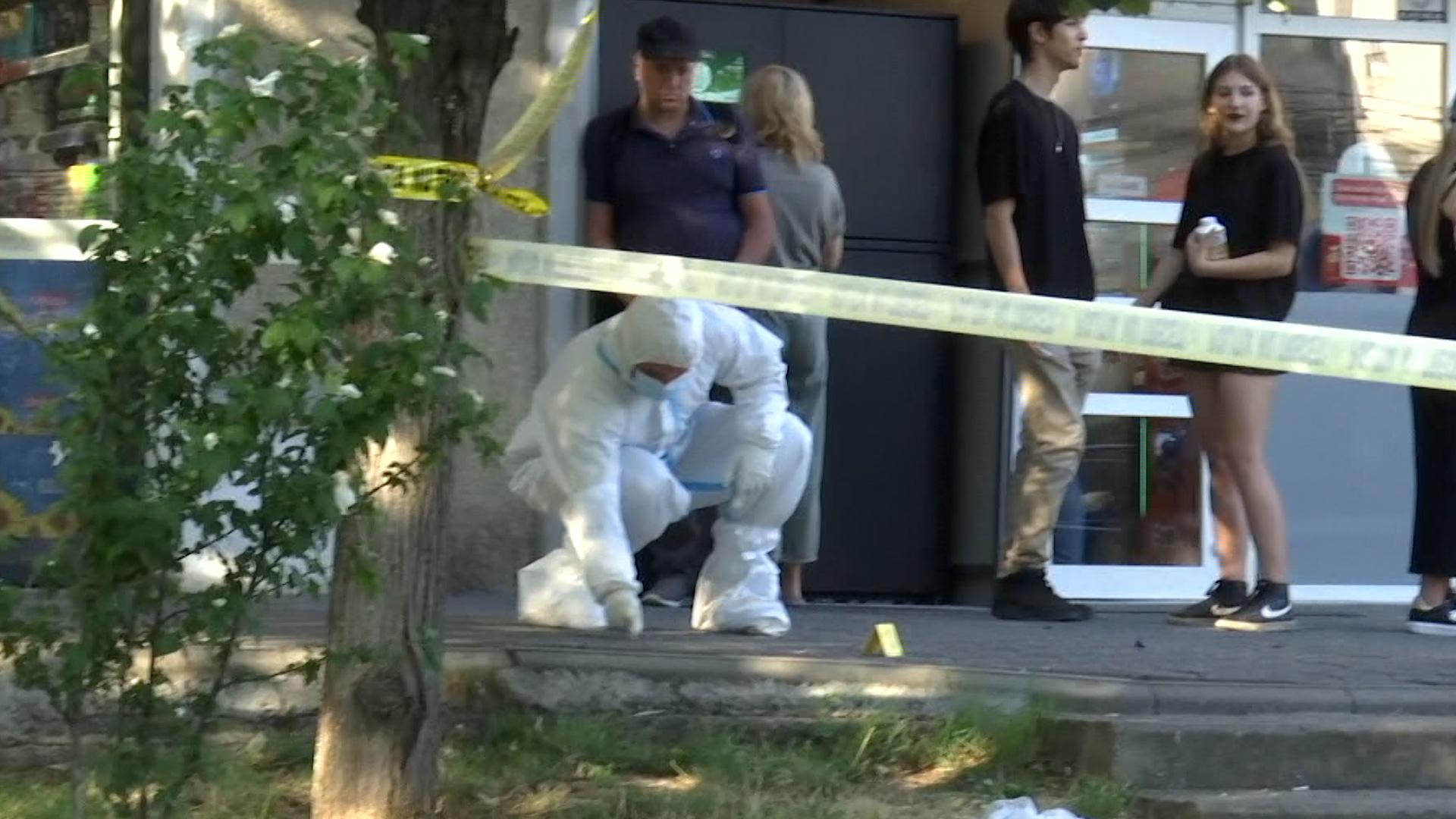 Incident dramatic în Iaşi: În plin proces de divorţ, doi soţi s-au înjunghiat reciproc