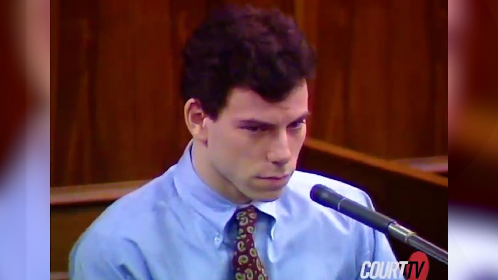 Erik Menendez, unul dintre cei doi fraţi care şi-a ucis părinţii, a ajuns la spital în stare foarte gravă