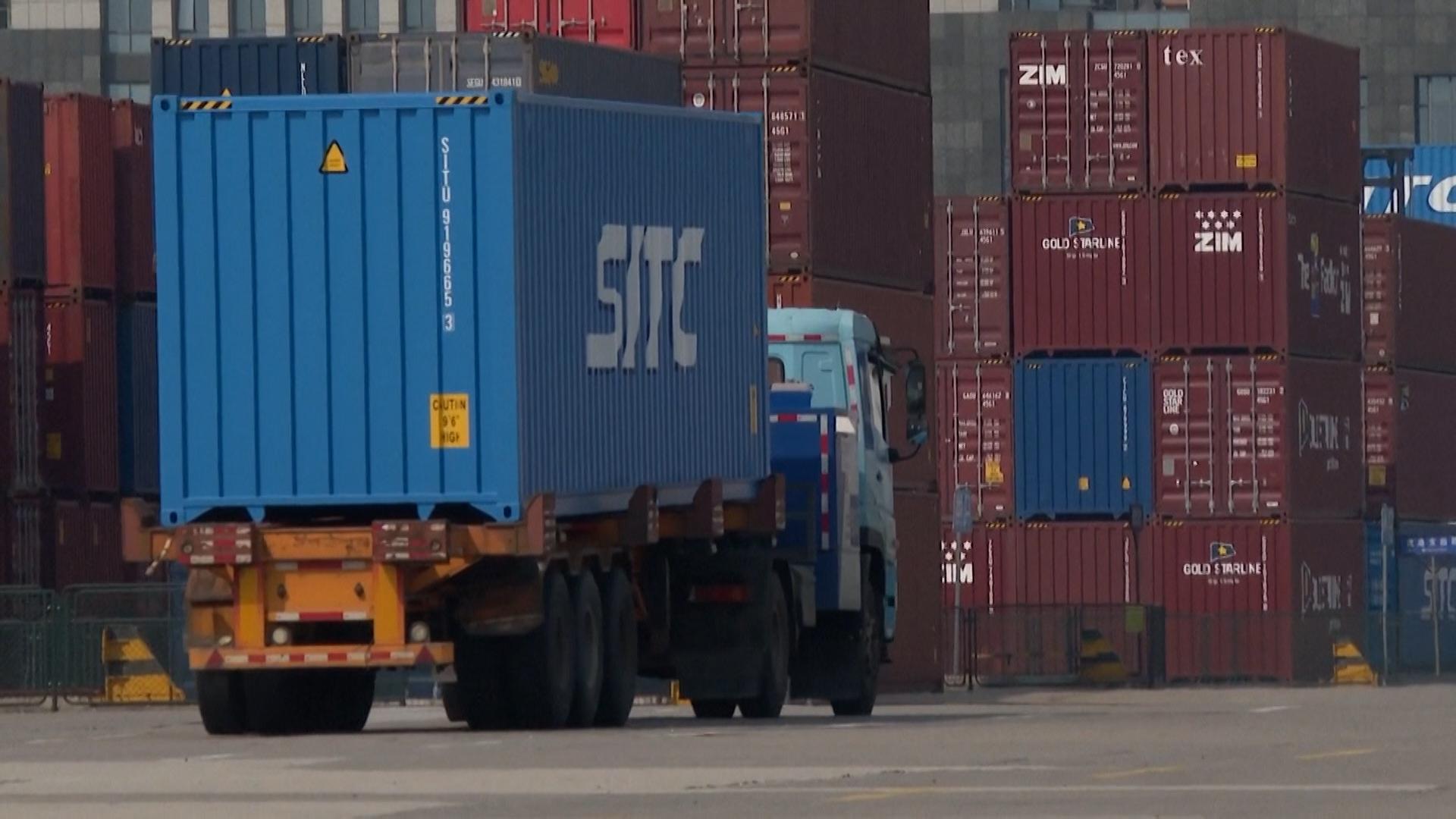 Detaliile acordului pe taxele vamale încheiat de UE cu SUA. Pentru oţel şi aluminiu, tarifele rămân la 50%