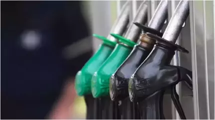 Preţul la benzină este în scădere, faţă de cel afişat în ziua precedentă