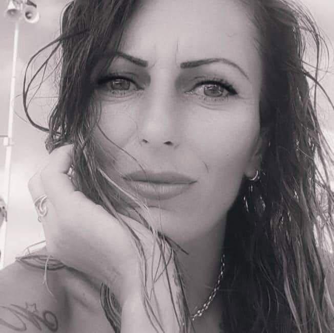 Româncă dispărută din Italia împreună cu cei doi copii ai săi. Fiul cel mare i-a trimis tatălui un ultim mesaj