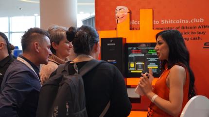 (P) Bitomat: Revoluționarea accesului la criptomonede prin rețeaua sa extinsă de bancomate Bitcoin