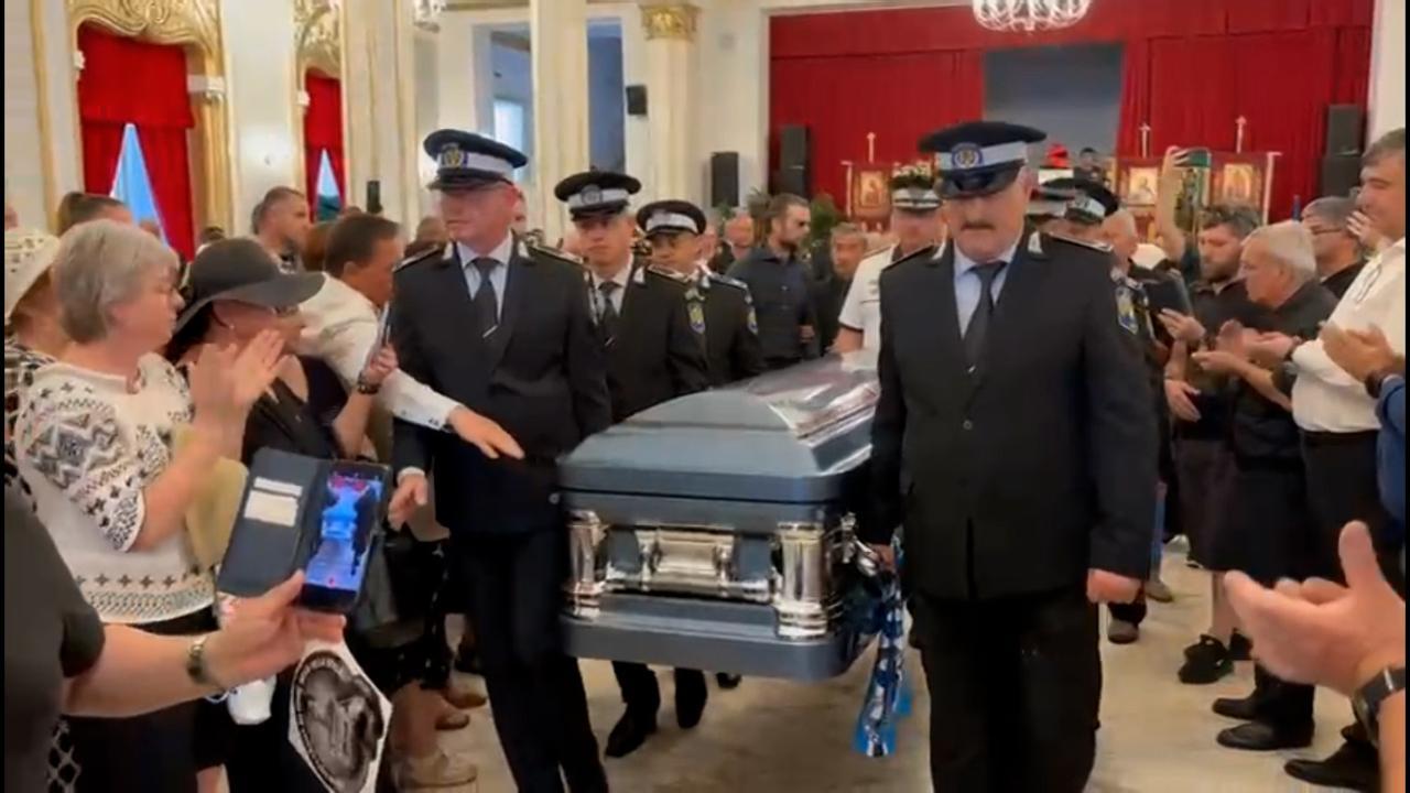 "Să nu plângeţi". Mesajul de rămas bun lăsat de Mihai Leu. Sportivul, condus pe ultimul drum