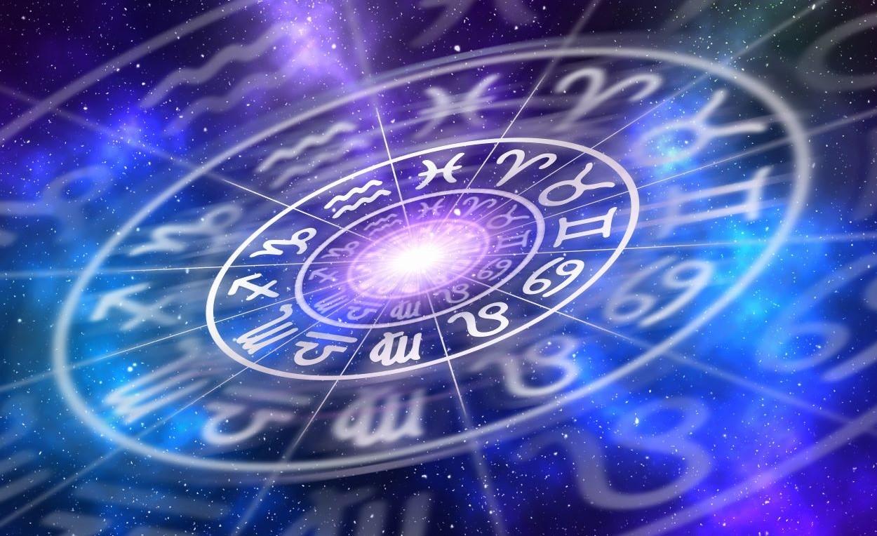 Horoscop 2 august 2025. Acești nativi ar putea primi o ofertă de muncă excepțională