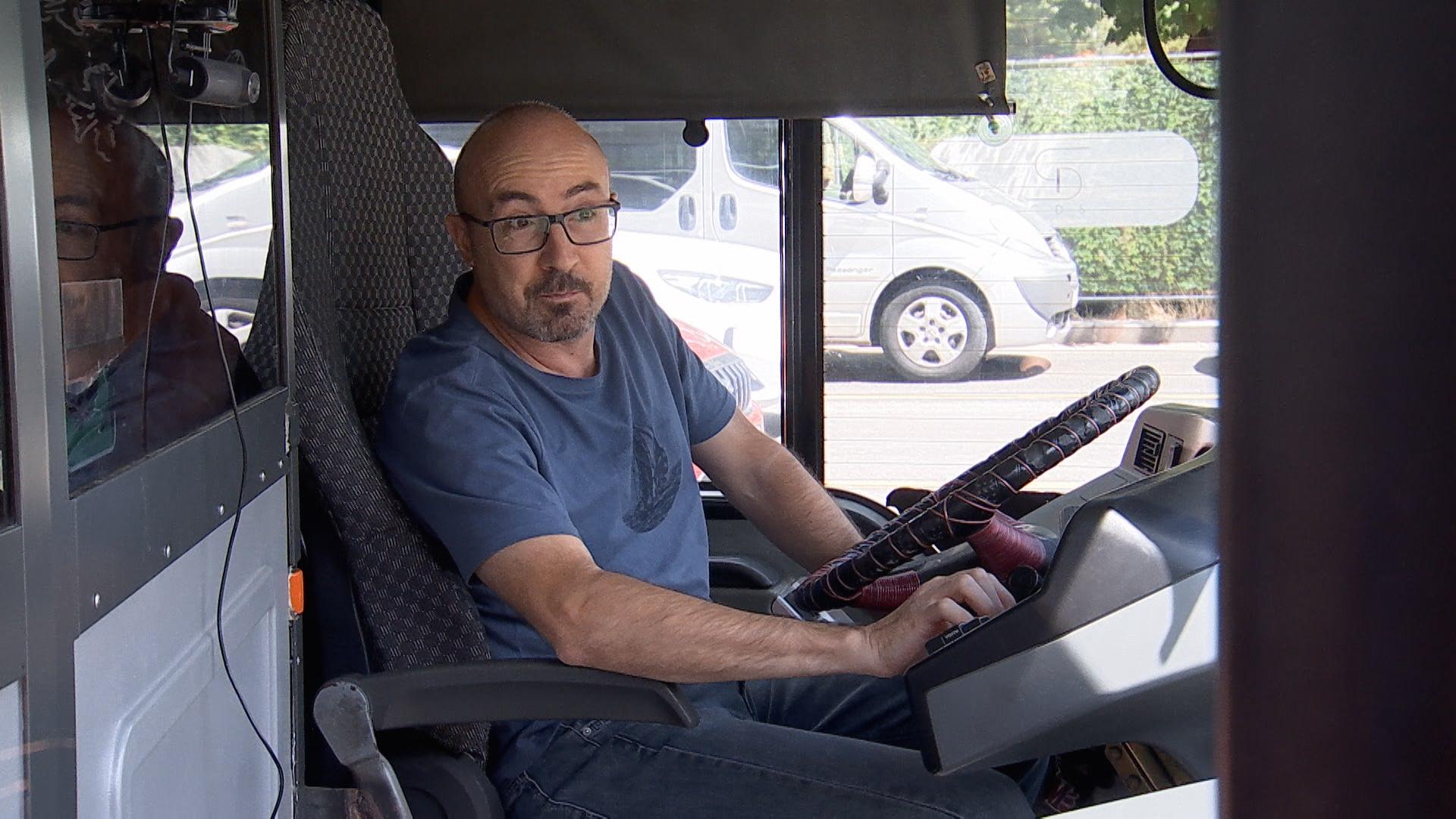 Explicaţia şoferilor STB pentru mersul cu viteză sau trecutul pe roşu