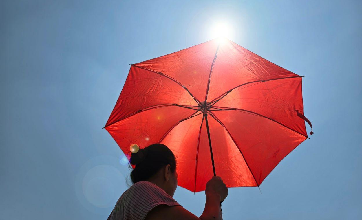 30 de judeţe şi Capitala intră de la ora 10.00 sub avertizări de caniculă. Căldură extremă duminică şi luni